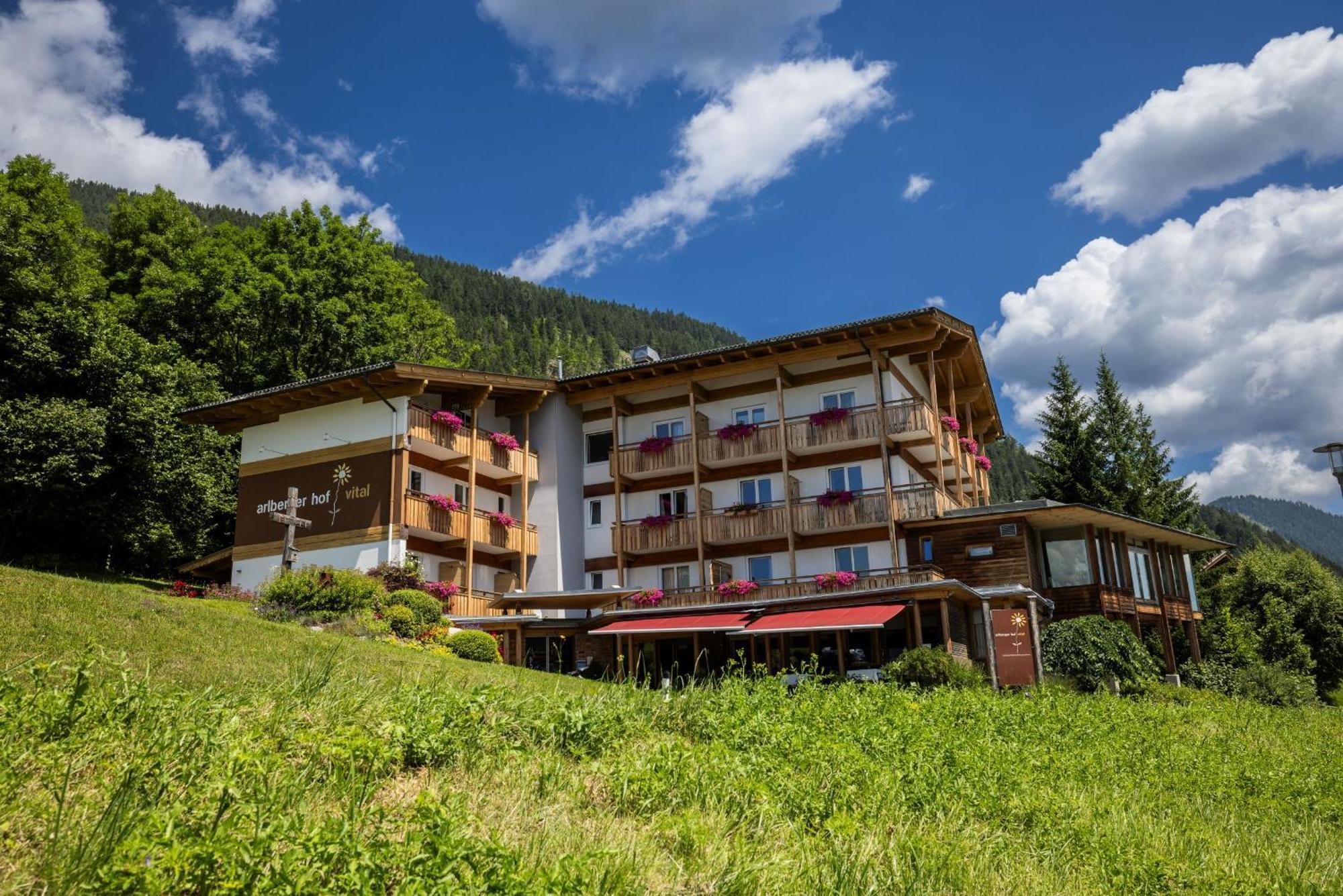 Arlbergerhof Vital Вайсензее Экстерьер фото